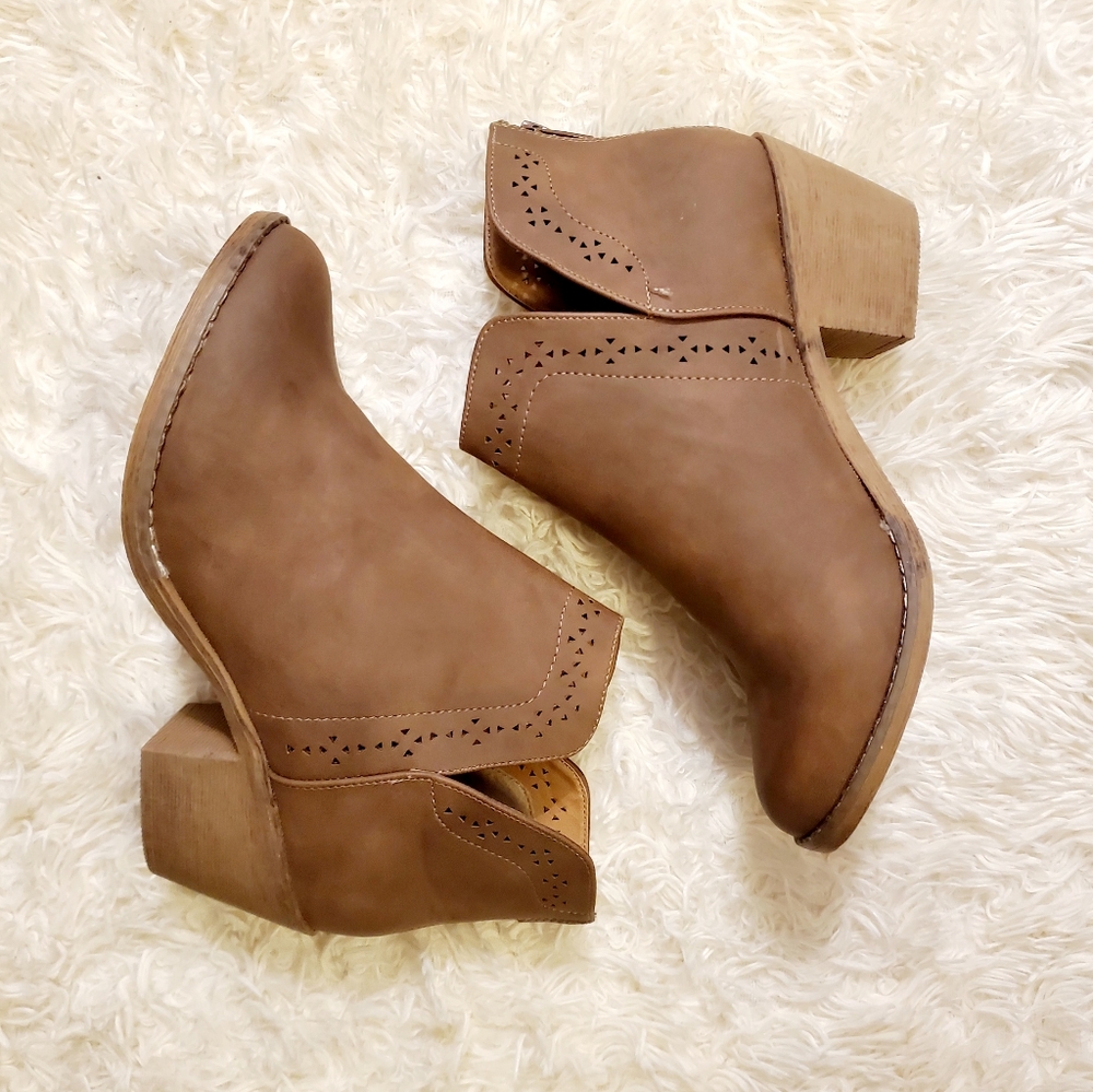 NEW:GYNX ANKLE BOOTIES